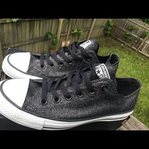 Low top , unique version of converse for fits